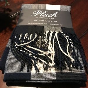 PLUSH APPAREL ULTRA SOFT PLAID SCARF FRINGE - NEW